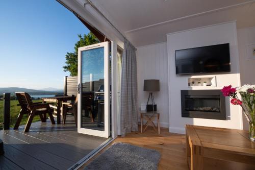 Port Glasgow Casa | Super King Lodge-Sleeps 2-HotTub-Sea View
