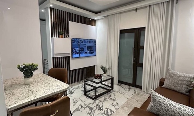 Windhoek West Apartamento | Super Luxurious Modern Apartment. Cozy, private and just 3km from Windhoek CBD.