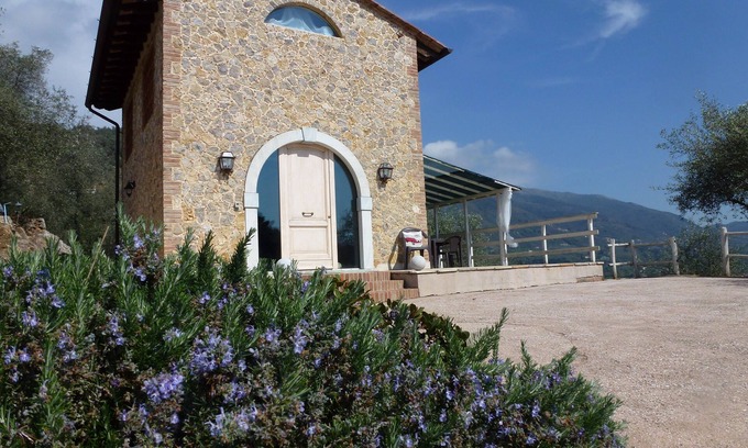Camaiore Casa | Super bonita casa con piscina, jardín y muebles de buen gusto.