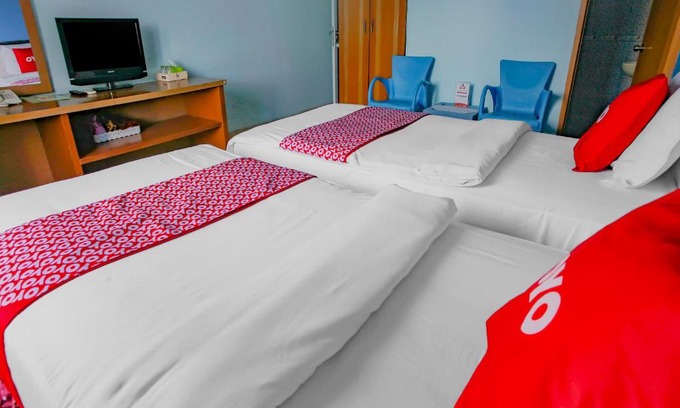 Pangkalpinang Hotel | OYO 90072 Apri Inn Syariah