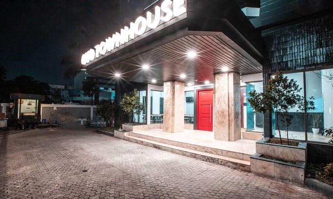 Menteng Hotel | Super OYO Townhouse 1 Hotel Salemba