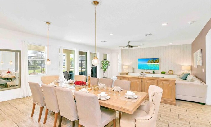 Kissimmee Casa | Super Size - 11br Spacious Home w Pool HOT TUB