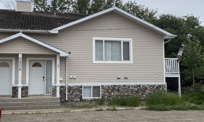 South Lethbridge Condominio | Super South Side Apt. #3 - Close to Costco & College