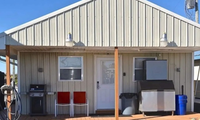 Venice Alquiler De Eote | Beautiful Super Strike houseboat-2 BR/1.5 BA in Cypress Cove Marina-6 beds