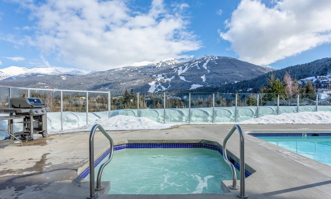 Blueberry Hill Condominio | SUPER SUMMER GETAWAY 2BD / 2BA Vistas + piscina + H / T