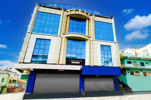 Anantapur Hotel | Super Townhouse Anantapur Near Srikantam Circle