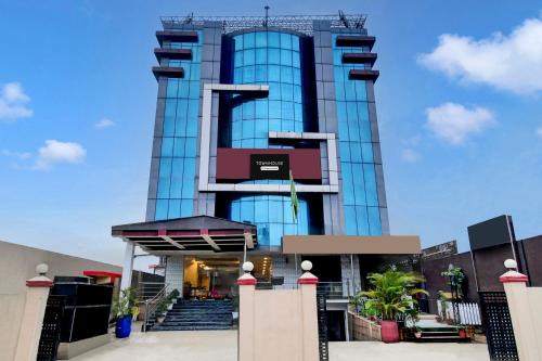 Sualkuchi Hotel | Super Townhouse Hatigaon Near Medicity Formerly Hotel Grand Majesty