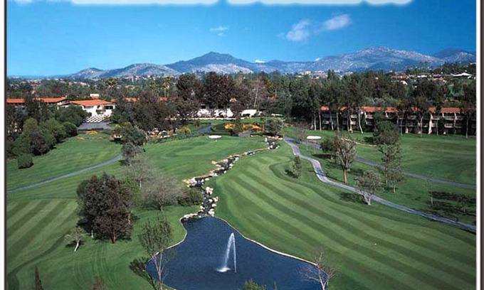 Rancho Bernardo Condominio | Excelente Rancho Bernardo Villa en la Verde-SWIM. TENIS. APTITUD. SPA. pet OK