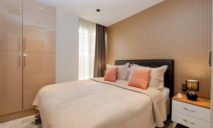 Gumussuyu Mahallesi Apartamento | Superb 2-bedroom apartment with AC in Istanbul
