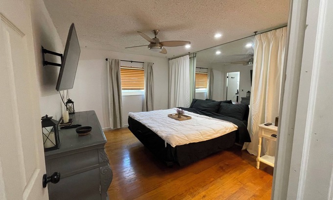 Palm Harbor Cabaña | Superb 2bed, 2bath cottage with AC and pool in Palm Harbor