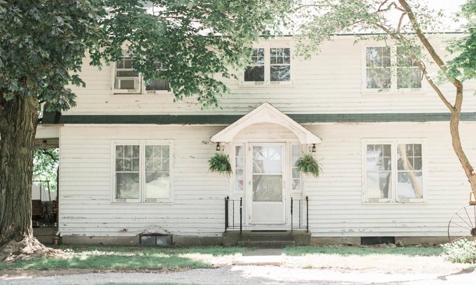 Goshen Otro | Superb 5-bedroom farmhouse in Goshen with WiFi, AC