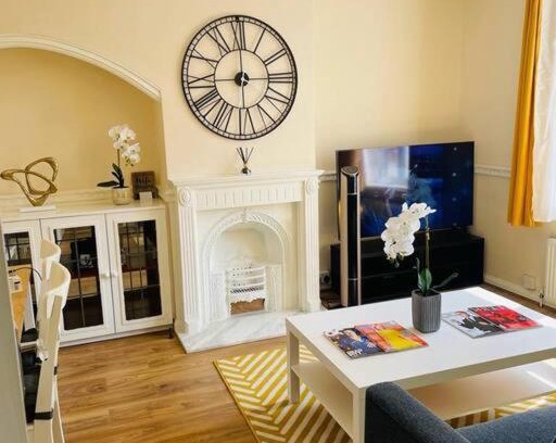 River Apartamento | Superb and Comfortable 3BD Home in Dagenham