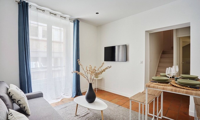 Paris City Center Apartamento | Superb Apartment Louvre Museum 2 Bedrooms