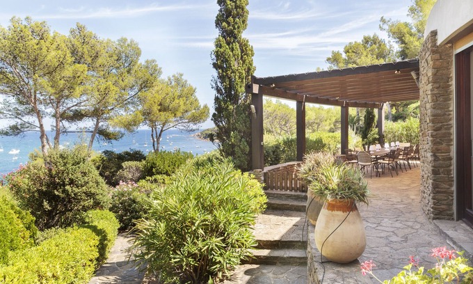 Cap Benat Villa | Magnífica villa de arquitecto, frente al mar, dominio privado de Gaou Bénat
