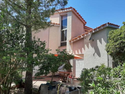 Salses-le-Chateau Villa | Superb architect villa 230m2 near beach south France