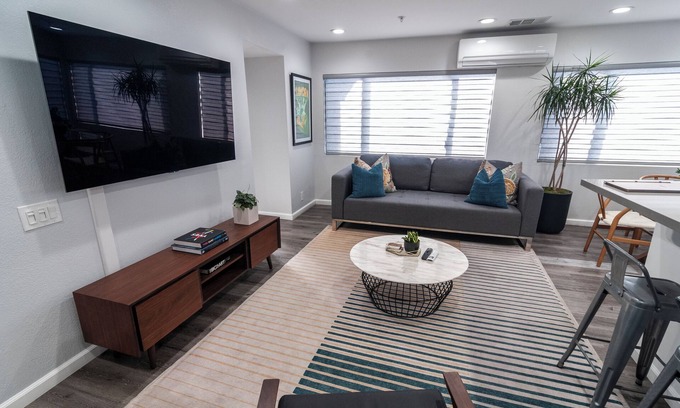 Peninsula Casa | Magnífica casa de playa: 2 King Suites 2. 5 baños Pasos para la playa Capacidad para 6 juguetes Incluye
