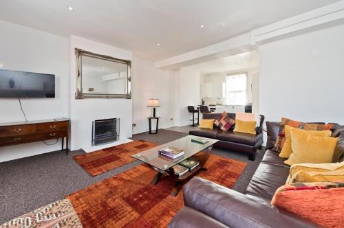 Askew Apartamento | Superb bright Contemporary Apartment