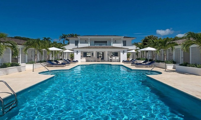 Merlin Bay Villa | Superb Contemporary 5 Bedroom Villa With Stunning Sea Views