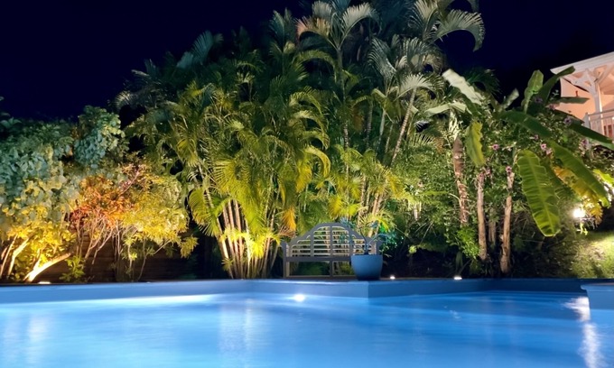 Le Robert Apartamento | Magnífico nuevo F2 en su jardín tropical cerca de fondos blancos
