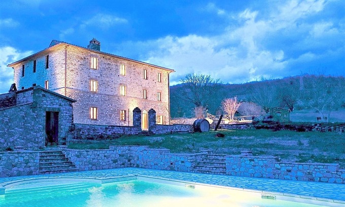 Monte Castello di Vibio Casa | Superb Farmhouse with Swimming Pool in the Green Heart of Italy