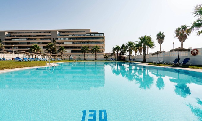 Roquetas de Mar Apartamento | Superb First Line Apartment Playa Serena Wifi