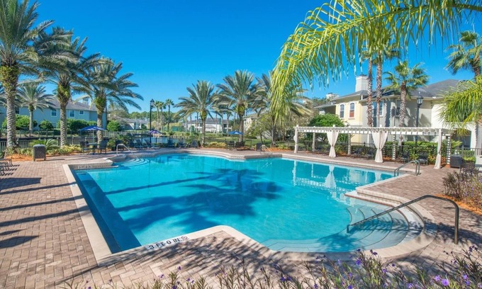 Southside Condominio | Superb Location Luxury Amenities