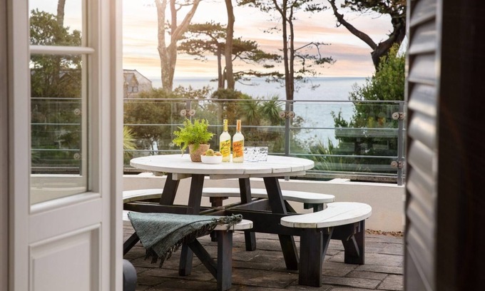 Maenporth Apartamento | Superb Luxury 5 Star Apartment with Private Terrace Overlooking Sea