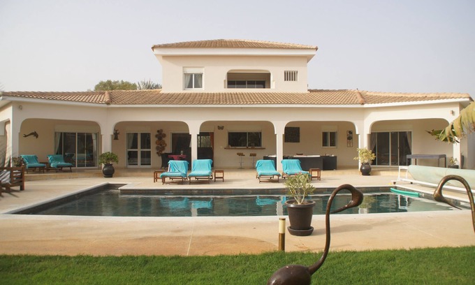 Ngaparou Villa | Magnífica villa moderna de alto standing, magnífica piscina en Ngaparou + coche