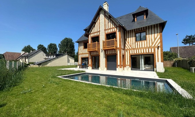 Tourgeville Casa | SUPERB NEW HOUSE IN DEAUVILLE / TOURGEVILLE 8 MN WALK FROM THE SEA