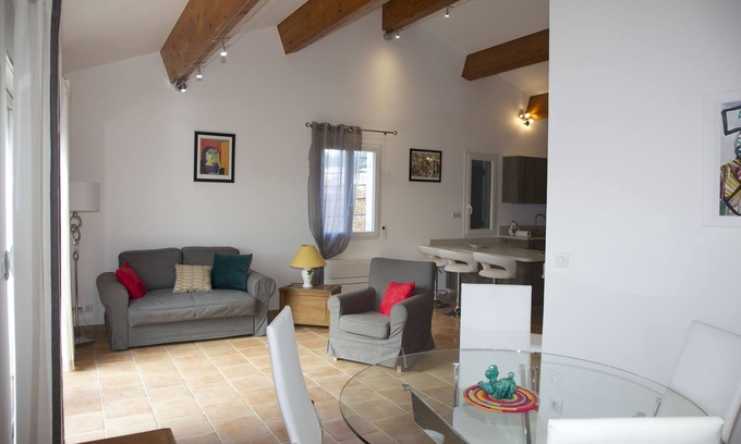 Sanary-sur-Mer Apartamento | Magnífico apartamento nuevo T3 en el corazón de Sanary, a 100 metros del puerto, a 2 minutos a pie,