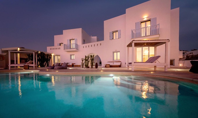 Agia Anna Villa | MAGNÍFICA VILLA NUEVA, CERCA DE LA PLAYA AZUL DE BANDERA EN AGIA ANNA NAXOS