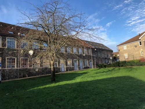 Hanham Apartamento | Superb Peaceful 1 bed apartment in St George.