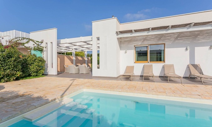 Polignano a Mare Villa | Superb Polignano a Mare Villa | 3 Bedrooms | Villa Rottocanto | Short Drive to Town & Beach