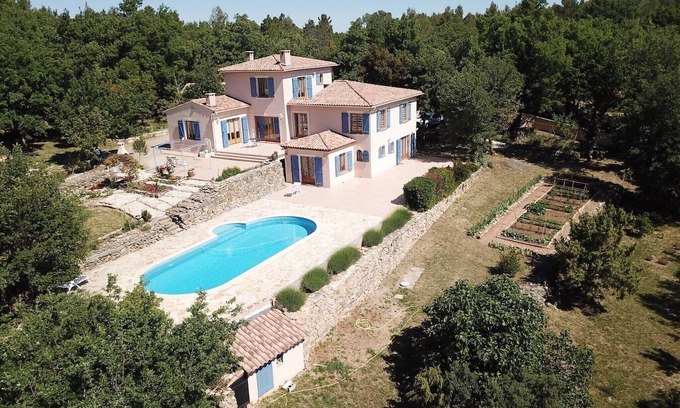 Flassans-sur-Issole Villa | Magnífica villa provenzal para vacaciones con la familia o los amigos
