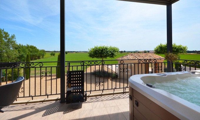 Arles Villa | Magnífica villa provenzal en Camarga con piscina, jacuzzi y una hermosa vista.