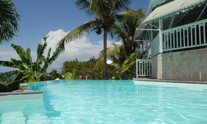 Morel Villa | Encantadora villa con piscina infinita, cerca de la playa