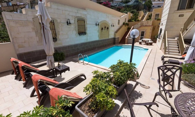 Santa Maria Estate Apartamento | Superb villa 2, inviting pool and spacious outside space.Fully airconditioned.