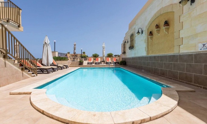 Santa Maria Estate Apartamento | Superb villa 3, inviting pool and spacious outside space.Fully airconditioned.