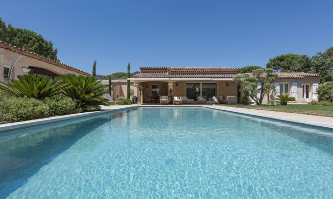 Preconil Villa | Impresionante Villa - 8 personas - piscina climatizada - magnífica vista colinas