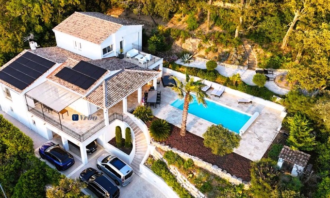 Sainte-Maxime Villa | Superb Villa with stunning views of the Sea & Hills at 1.5km from the beach