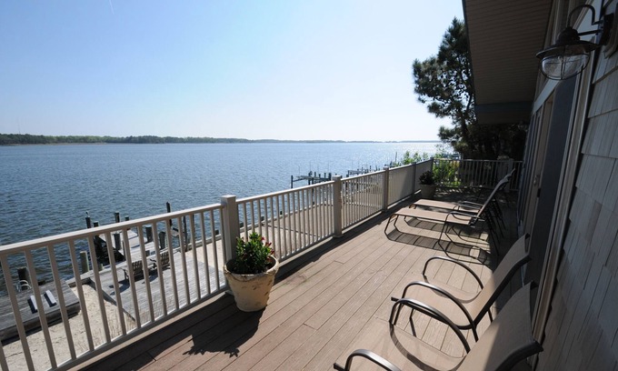 Ocean Pines Casa | Superb Waterfront directo en St. Río Martin en Ocean Pines con 2 resbalones de muelle