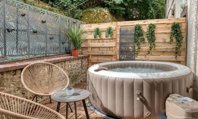 Chartres Apartamento | Superbe 2 pièces avec Jacuzzi privatif face Gare Proche Cathédrale