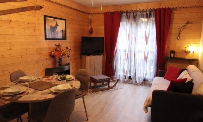 Bagneres-de-Luchon Apartamento | Superbe 2 Pièces Tout Confort à Luchon - Parking, WIFI, Près Télécabine - FR-1-313-218