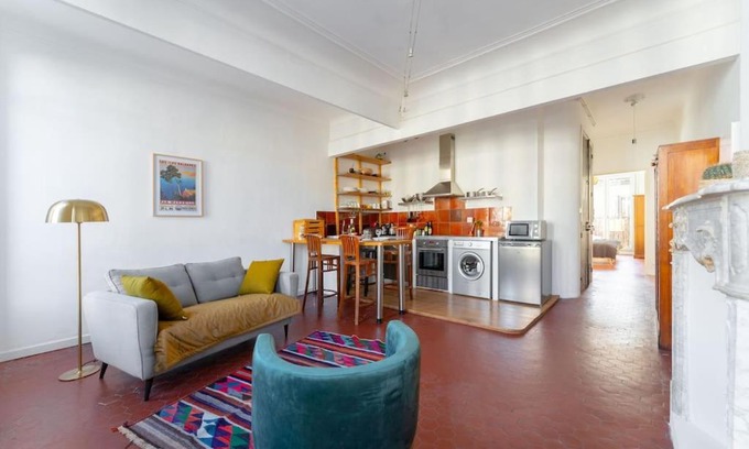Le Chapitre Apartamento | Superbe appart, central, petit balcon & vue Place
