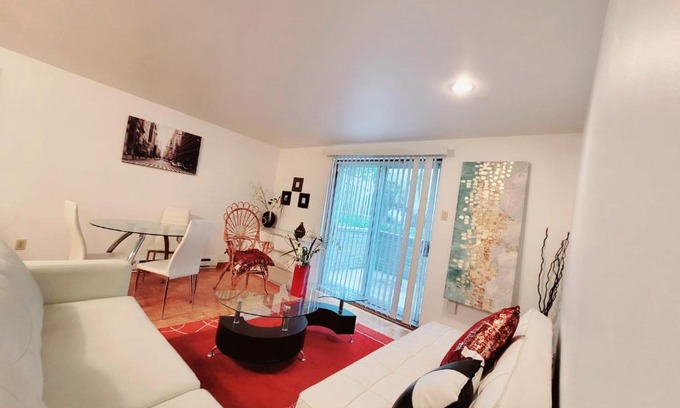 Brossard Apartamento | Superbe appartement 5 min de DIX30 à 20 min de Montréal.
