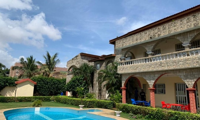 Agbodrafo Cama Y Desayuno | Superbe Residence Avec Piscine