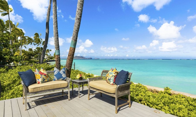 Lanikai Casa | Superbly Designed Home w/ Views of the Mokulua Islands & Ocean: Mokulua Sunrise