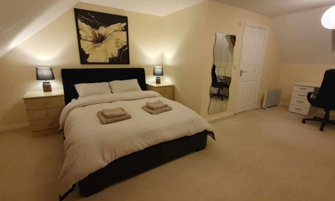 Cribbs Causeway Casa | Superbly located 3 bedroom luxury house in Cheswick Village