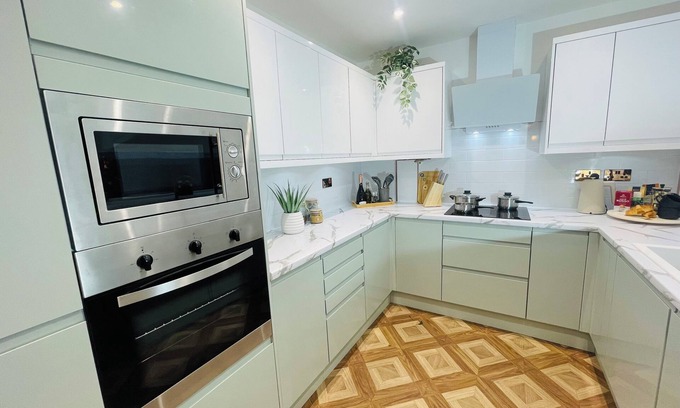 Ormskirk Casa | Superbly Stylish & Spacious 2 Bedroom Home in Ormskirk Town Centre