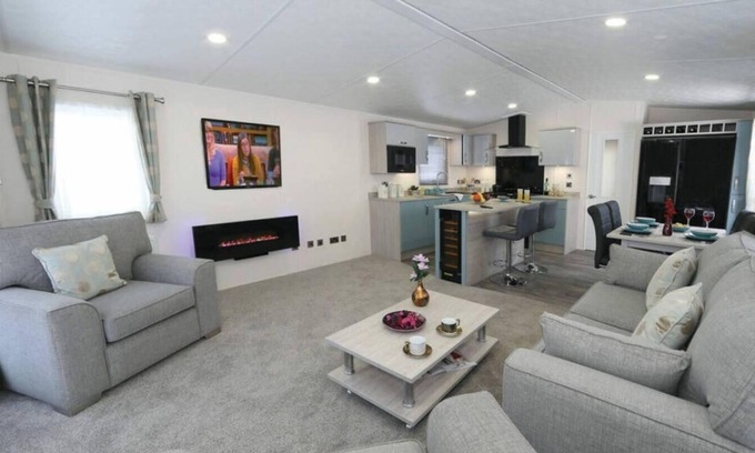 Saxmundham Cabina | Superior 6 berth holiday home in Suffolk,